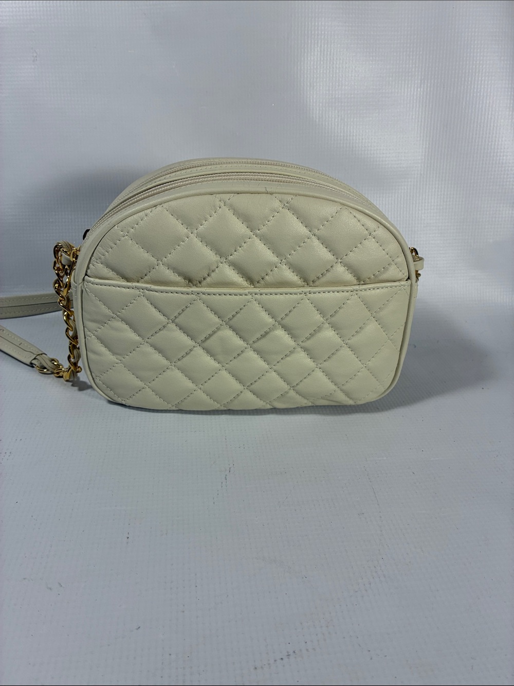 Quilted Cream Crossbody Bag with Gold Chain Strap